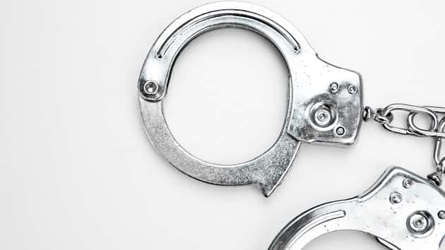 120117_thinkstock_handcuffs