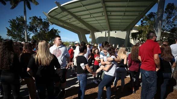 getty_students_mourning_021518