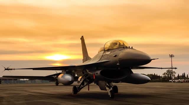 040418_thinkstock_jet