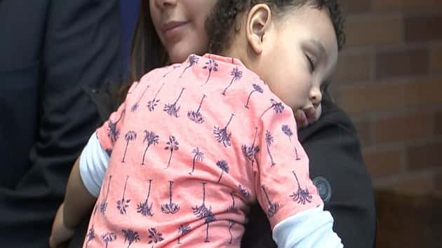 wabc_nypd_cop_saves_baby_041918