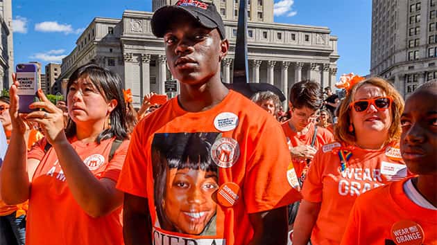 060118_getty_wearorange