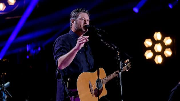 m_blake_shelton_060618