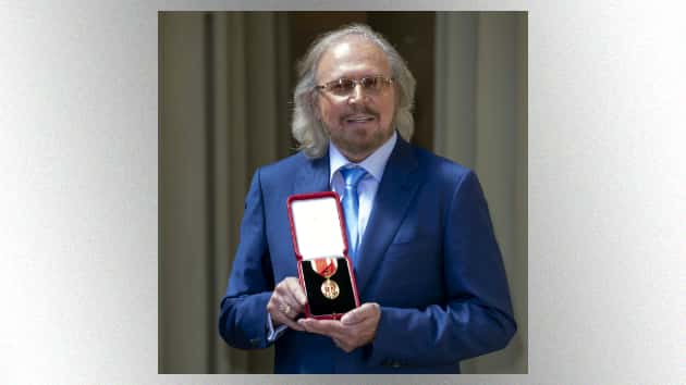 getty_barrygibb630_062618