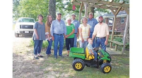 wireready_07-02-2018-10-38-14_02856_izardcountyfarmfamily2018