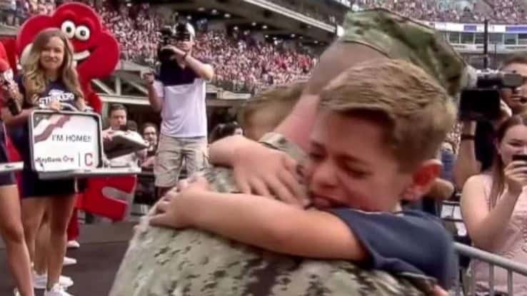 soldier-home-1-abc-er-180813_hpmain_12x5_992