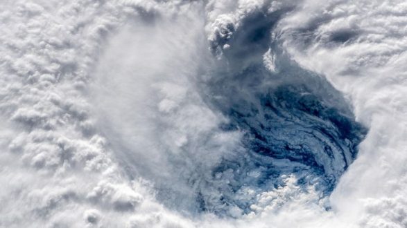 hurricane-florence-astronaut-3-ht-thg-180912_hpmain_4x3_992