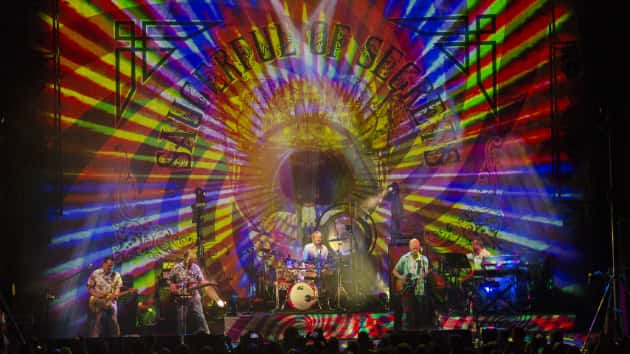 m_nickmasonssaucerfulofsecrets630_onstage_103118