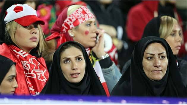 111018_getty_iransoccer