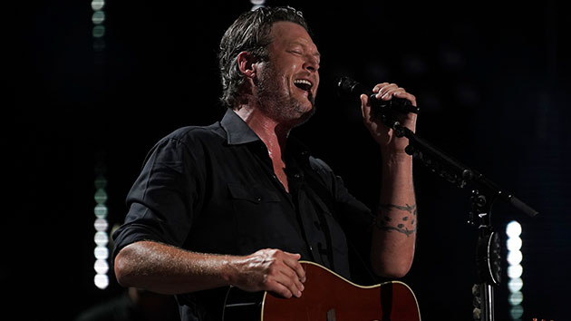 m_blakeshelton_112018