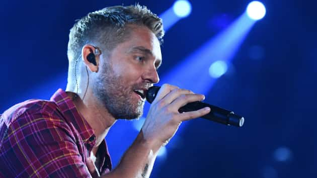 m_brettyoungcmaperf120618