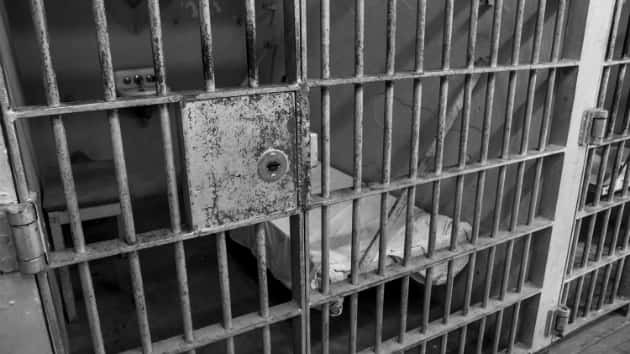 istock_1719_prisoncell