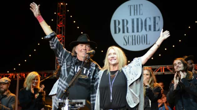 getty_neilyoungpegiyoung630_010719
