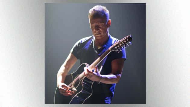 m_brucespringsteen630_onstage_creditrobdemartin_120518-2