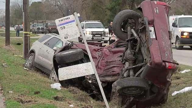 car-crash-teen-ktrk-mo-20190101_hpmain_16x9_992-3