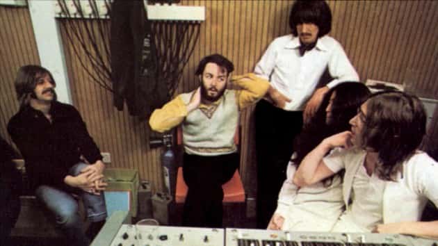 m_thebeatlesinstudioletitbe_013019