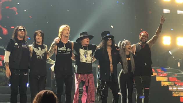 m_gunsnroses630_onstage_creditjohnlanza_010418
