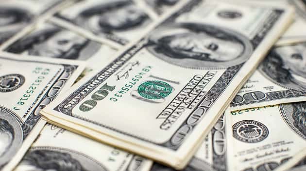 istock_22819_100bills