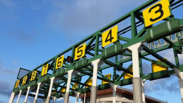 istock_3619_racetrack