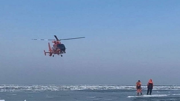 031019_coastguard_strandedice