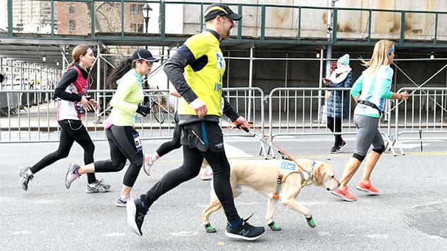031719_getty_blindrunner