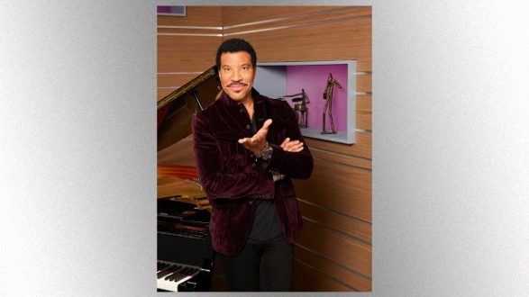 m_lionelrichieidolwoodpanelroom_032019