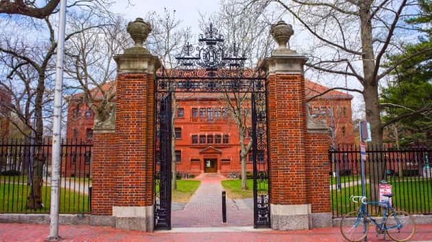 istock_32119_harvardu