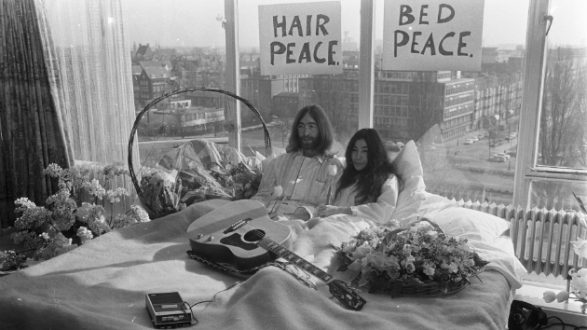 m_johnlennonyokoono630_amsterdambedin_032219