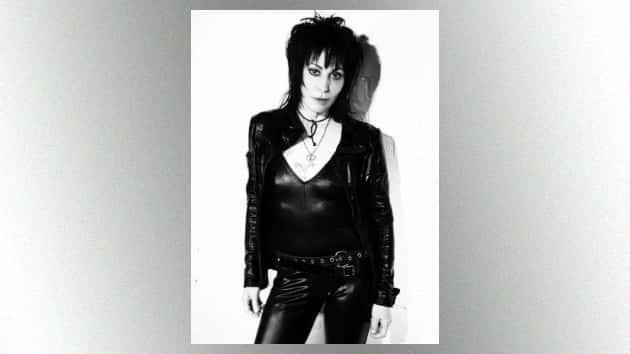 m_joanjett630_creditrogererickson_091018-2