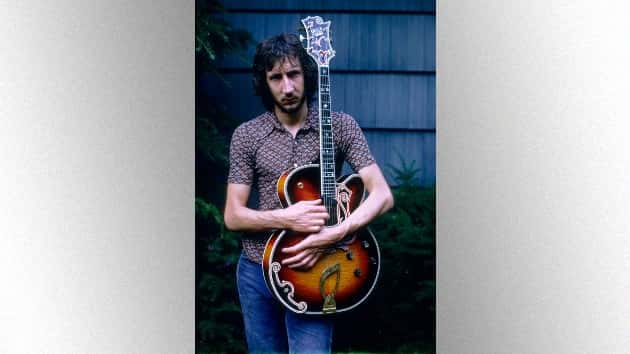 getty_petetownshendguitar_040119