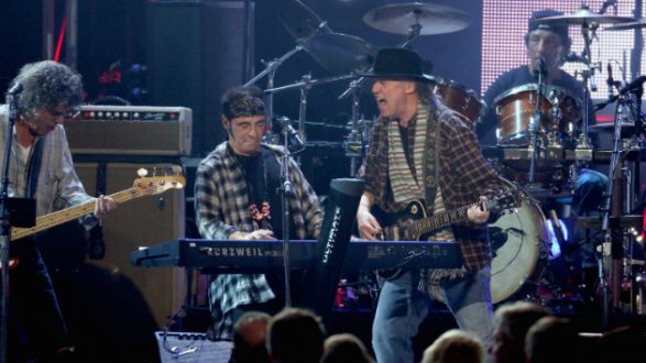 getty_neilyoungcrazyhorse630_043019