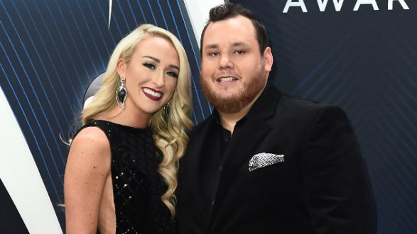 m_lukecombsandfianceenicolehockingcmacarpet050319