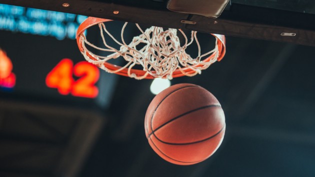 istock_51319_bballhoop