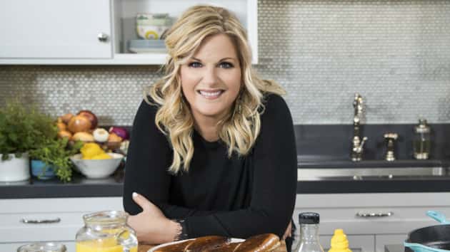 m_trishayearwoodsouthernkitchenfoodnetwork110718-2