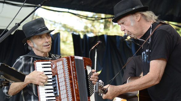 getty_neilyoungnilslofgren_052719
