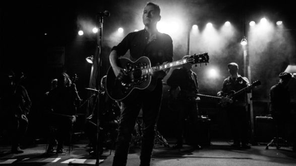 m_brucespringsteen630_bwwithbackingmusicians_053019