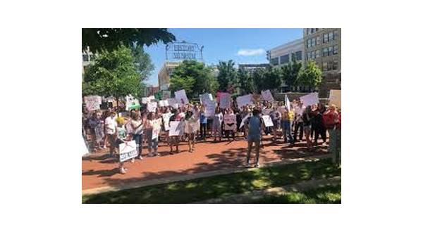 wireready_06-23-2019-12-38-03_08955_abortionprotest