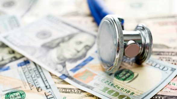 istock_7219_stethoscopemoney
