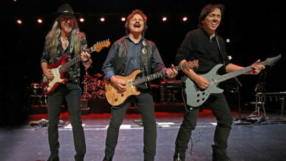 m_doobiebrothers630_onstage_060419-2