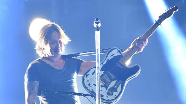 m_keithurbancmaperfguitar112918-3