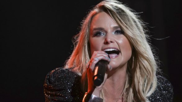 m_mirandalambertcmafestcu80619