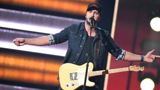 m_lukebryancmaperf121118-9