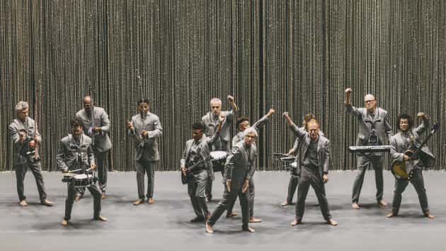 m_davidbyrne630_americanutopiacast_100319