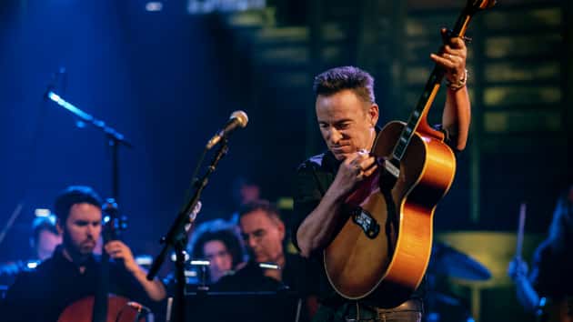 m_brucespringsteen630_westernstarsfilm_creditrobdemartin_100419