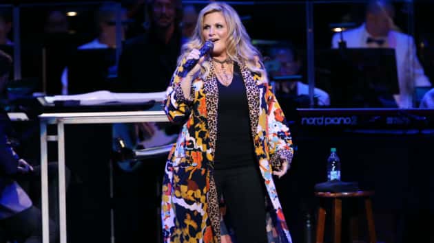 m_trishayearwoodeverygirltour101019