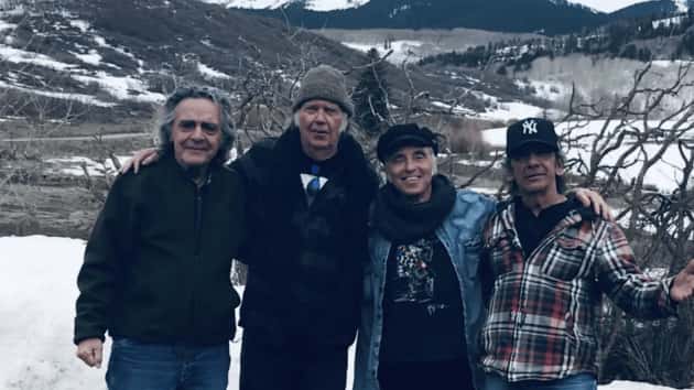 m_neilyoungcrazyhorse630_2019lineup_101019