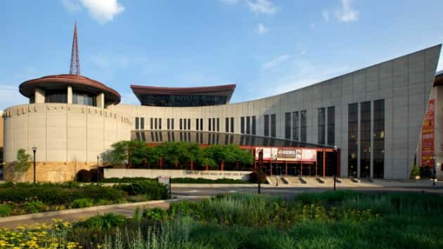 m_countrymusichalloffamebuilding101419