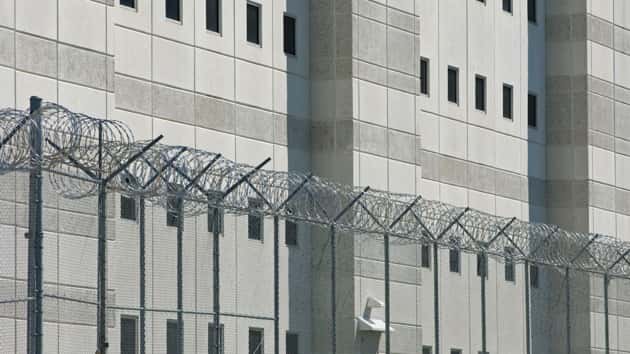 istock_101519_prisonfelhuff