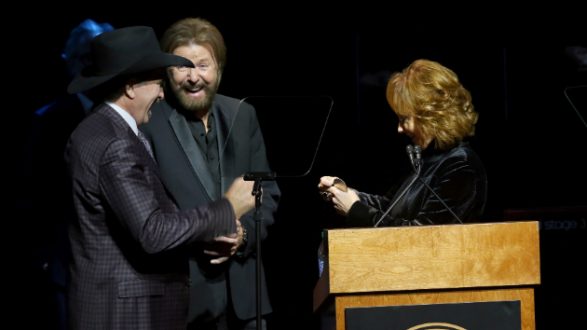 m_brooksanddunnrebamedallion102119