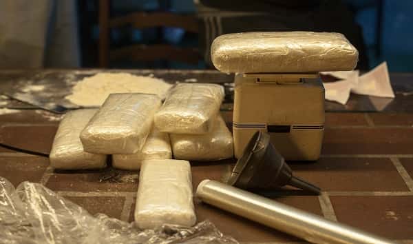 istock_102919_cocaine