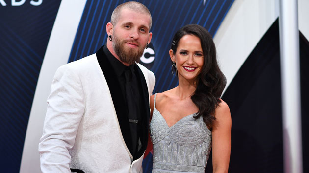 m_brantleygilbertambercmaawards630_11142019
